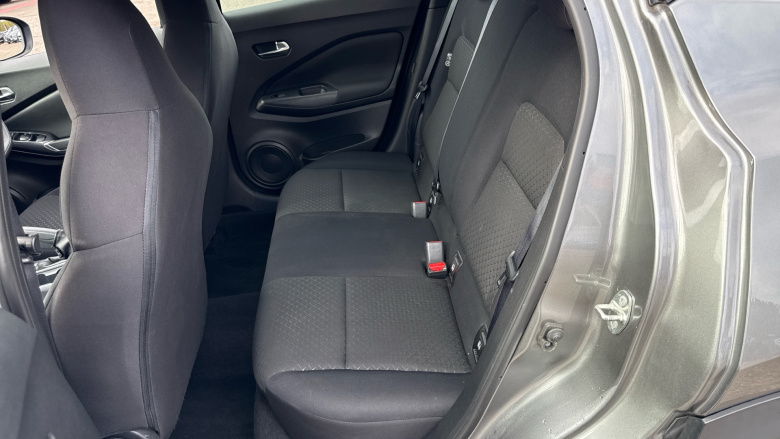 Nissan Juke 1.0 DiG-T Acenta 5dr Petrol Hatchback